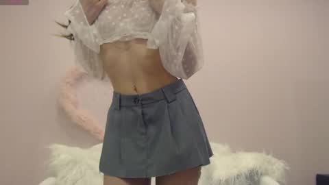 Snapshot of mmmeoww chatting on 09.09.25 Ariela online show from 09.09.25