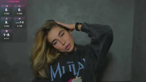 Snapshot of moanamo chatting on 01.17.26 Princess Moana online show from 01.17.26