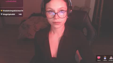 Snapshot of modjo_ chatting on 01.09.25 Modjo online show from 01.09.25