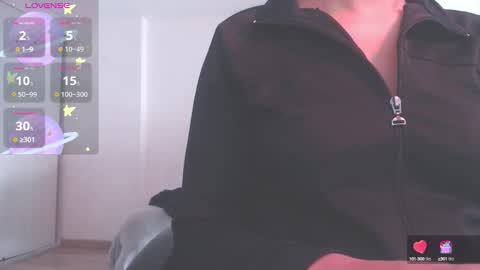 Snapshot of modjo_ chatting on 09.29.25 Modjo online show from 09.29.25