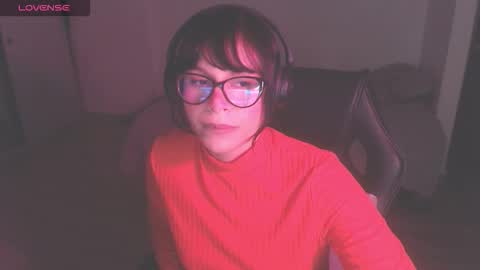 Snapshot of modjo_ chatting on 10.05.25 Modjo online show from 10.05.25