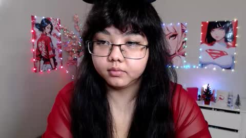 Snapshot of moertomlly chatting on 12.19.25 Molly online show from 12.19.25