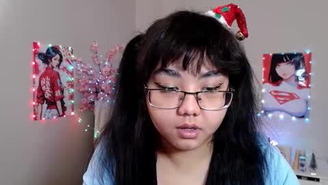 Snapshot of moertomlly chatting on 12.22.25 Molly online show from 12.22.25