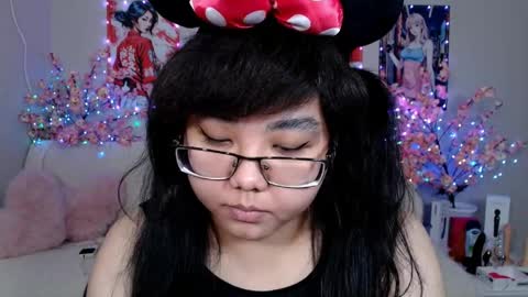 Molly online show from 04.23.26
