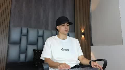 Snapshot of mohamed_malik chatting on 04.13.26 mohamed_malik online show from 04.13.26