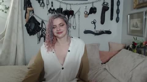 Snapshot of mohawkmischief chatting on 01.28.25 MohawkMischief online show from 01.28.25