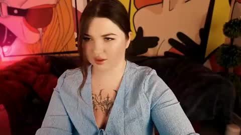 Snapshot of molinmoon chatting on 06.25.26 Rosa online show from 06.25.26