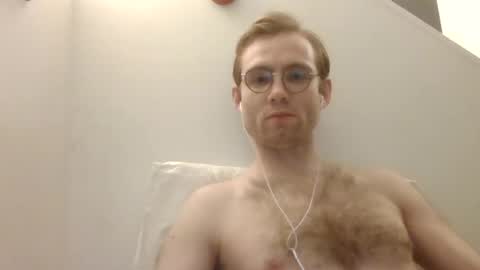 Snapshot of molliter chatting on 01.05.25 molliter online show from 01.05.25