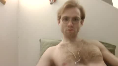 Snapshot of molliter chatting on 02.03.25 molliter online show from 02.03.25