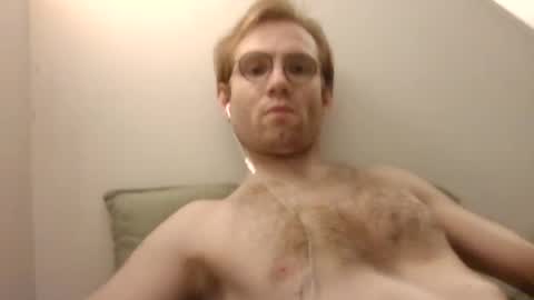 Snapshot of molliter chatting on 02.15.25 molliter online show from 02.15.25