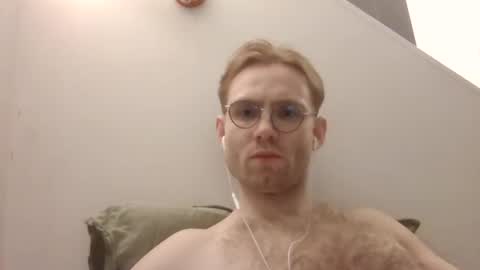 Snapshot of molliter chatting on 03.08.25 molliter online show from 03.08.25