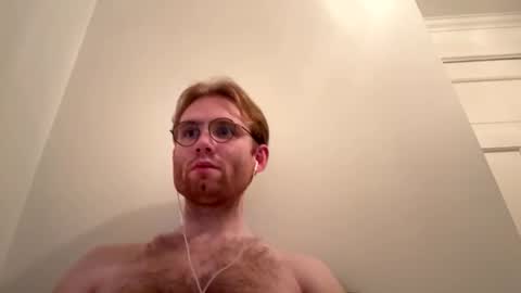 Snapshot of molliter chatting on 09.15.25 molliter online show from 09.15.25