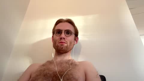 Snapshot of molliter chatting on 10.05.25 molliter online show from 10.05.25