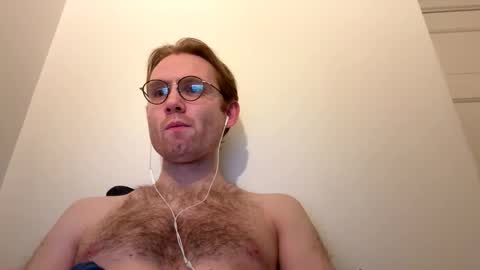 Snapshot of molliter chatting on 10.18.25 molliter online show from 10.18.25