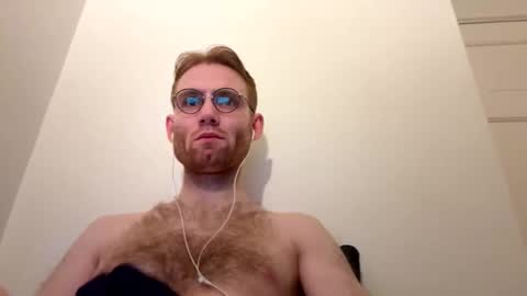 Snapshot of molliter chatting on 10.25.25 molliter online show from 10.25.25