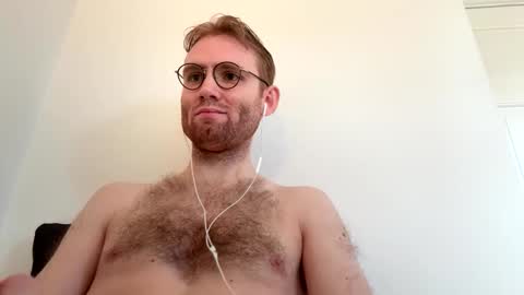 Snapshot of molliter chatting on 11.01.25 molliter online show from 11.01.25