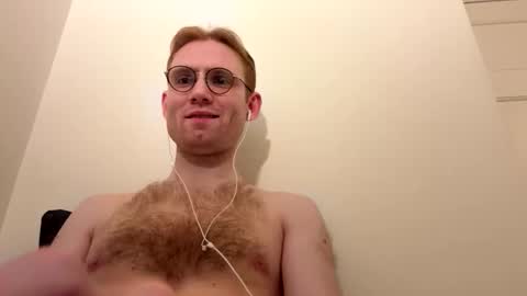 Snapshot of molliter chatting on 11.06.25 molliter online show from 11.06.25