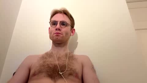 Snapshot of molliter chatting on 11.14.25 molliter online show from 11.14.25