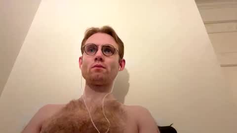 Snapshot of molliter chatting on 11.27.25 molliter online show from 11.27.25