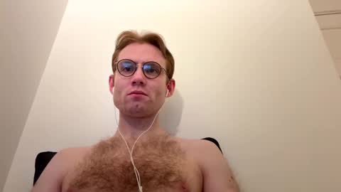 Snapshot of molliter chatting on 12.05.25 molliter online show from 12.05.25