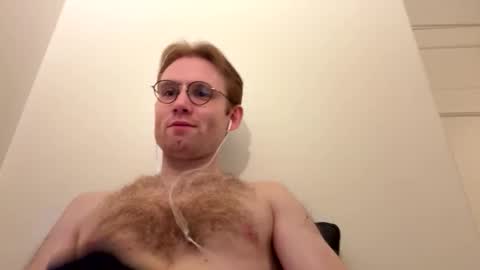 Snapshot of molliter chatting on 12.15.25 molliter online show from 12.15.25