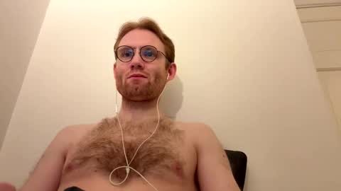 Snapshot of molliter chatting on 12.21.25 molliter online show from 12.21.25