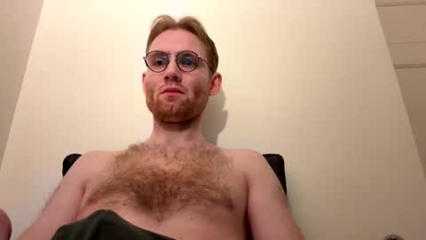 Snapshot of molliter chatting on 02.04.26 molliter online show from 02.04.26