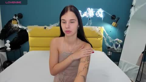 Molly  online show from 10.26.25