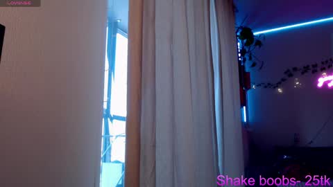 Snapshot of molly__percocet13 chatting on 05.18.26 online show from 05.18.26