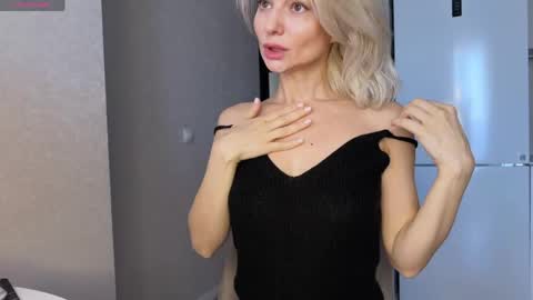Molly online show from 04.30.26