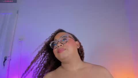 Snapshot of molly_blacke01 chatting on 06.18.26 milee online show from 06.18.26