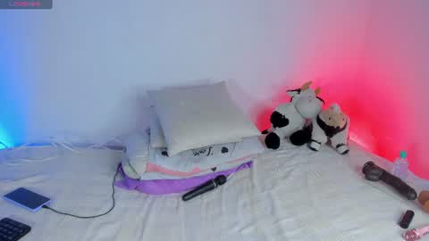 Snapshot of molly_blacke01 chatting on 07.22.26 milee online show from 07.22.26