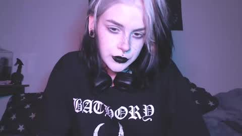 Molly Crow online show from 02.15.25