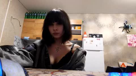 Snapshot of molly_garsia chatting on 02.22.26 jeni online show from 02.22.26