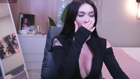 Molly online show from 03.12.25