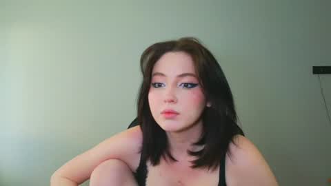 molly_millerr online show from 06.08.26