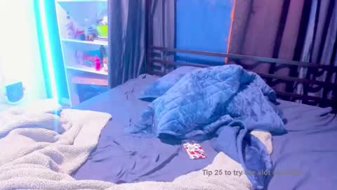 Snapshot of molly_moons chatting on 02.01.26 molly_moons online show from 02.01.26