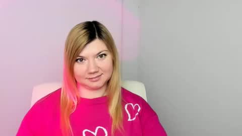 Snapshot of molly_moree chatting on 02.05.25 Molly online show from 02.05.25