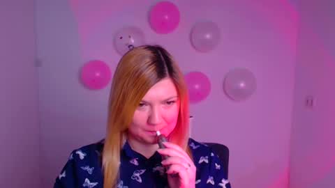 Snapshot of molly_moree chatting on 02.15.25 Molly online show from 02.15.25