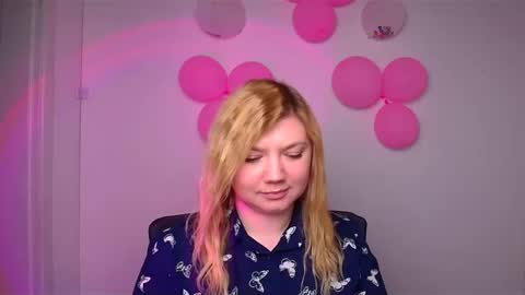 Snapshot of molly_moree chatting on 02.26.25 Molly online show from 02.26.25