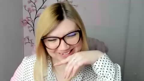 Molly online show from 04.27.26