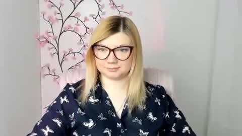 Molly online show from 04.29.26