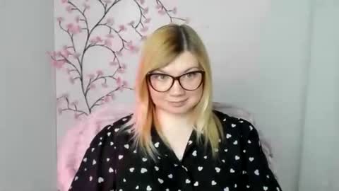 Molly online show from 05.11.26