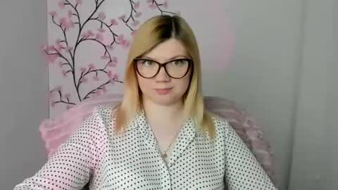 Molly online show from 05.12.26