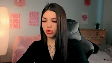Molly online show from 04.18.26
