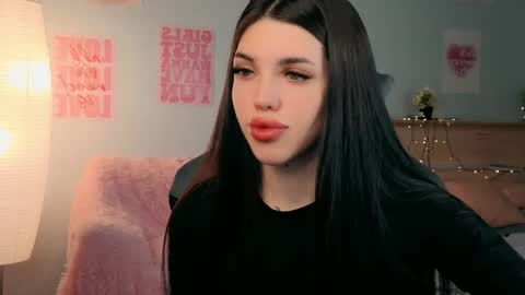 Molly online show from 05.04.26