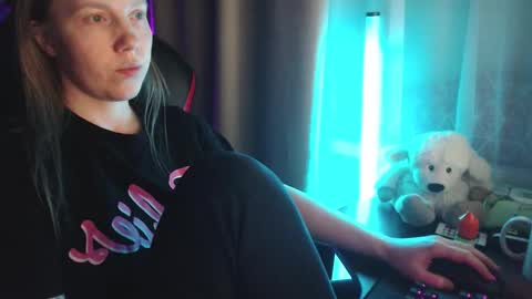 I have new photos come and see with love Molly online show from 01.05.26