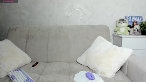 Snapshot of molly_sweetbaby chatting on 12.12.24 Ill tell you when were private online show from 12.12.24