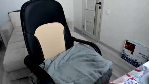 Snapshot of molly_sweetbaby chatting on 09.19.25 Ill tell you when were private online show from 09.19.25