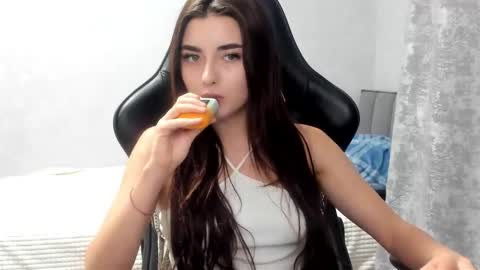 Molly online show from 11.22.25